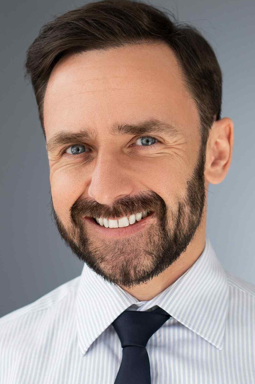 https://gcstechnologie.com/wp-content/uploads/2019/02/team_01-850x1280.jpg